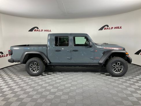 New 2026 Jeep Gladiator Mojave image 7