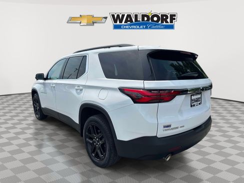 Used 2023 Chevrolet Traverse LT w/ Rear Camera Mirror Package AWD/4WD image 4