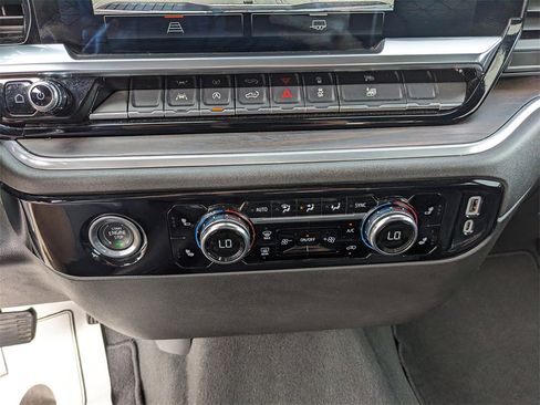 Used 2024 GMC Sierra 1500 SLT image 26