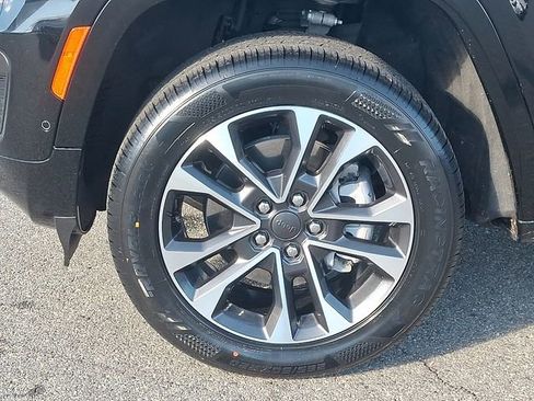 Used 2023 Jeep Grand Cherokee L Overland AWD/4WD image 8