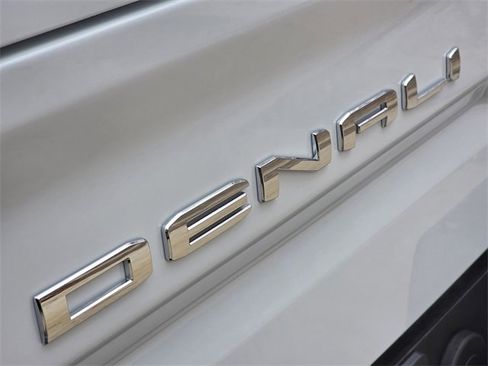 Used 2026 GMC Sierra 1500 Denali image 8
