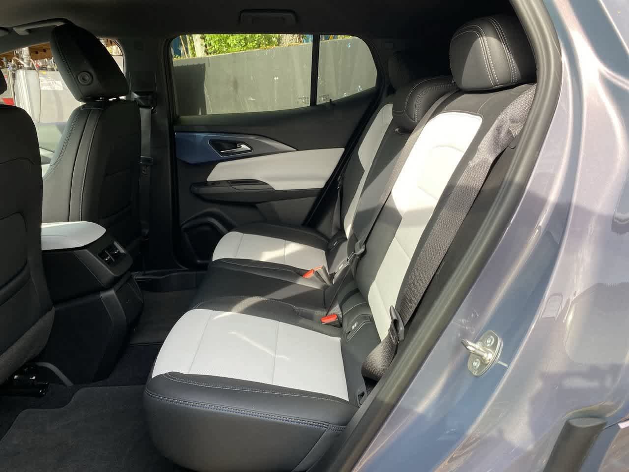 Used 2024 Chevrolet Equinox EV LT AWD/4WD image 16