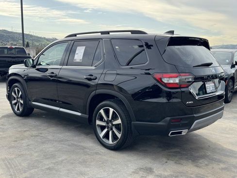Used 2023 Honda Pilot Elite image 4