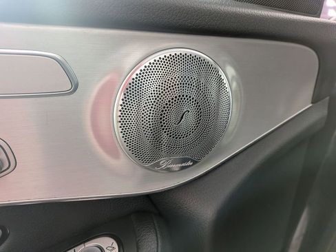 Used 2019 Mercedes-Benz GLC 300 4MATIC image 17