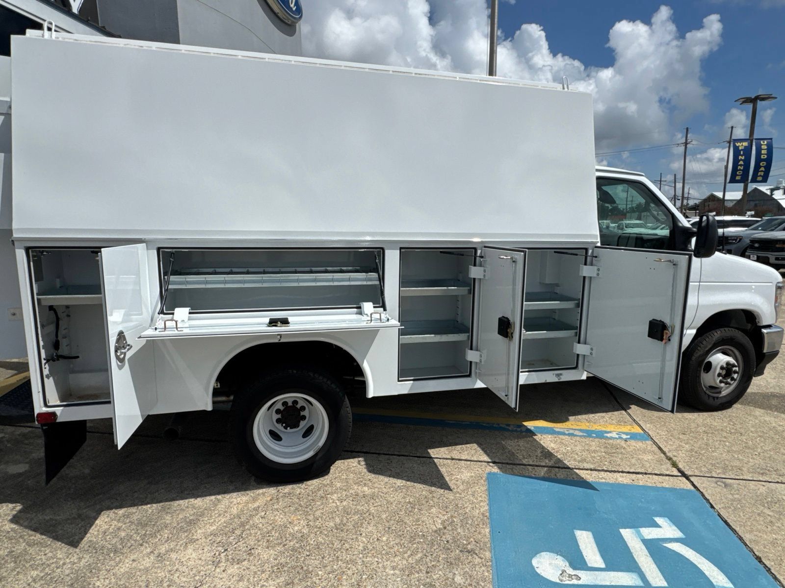 Used 2026 Ford E-350 and Econoline 350 Super Duty w/ Power Equipment Group RWD image 32