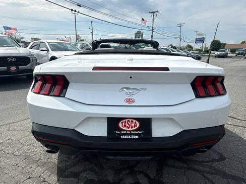 Used 2026 Ford Mustang Premium RWD image 17