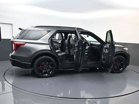 Used 2020 Ford Explorer ST w/ ST Street Pack image 20