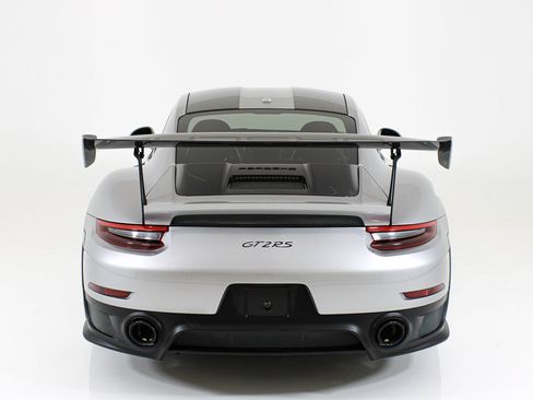 Used 2018 Porsche 911 GT2 RS RWD image 23