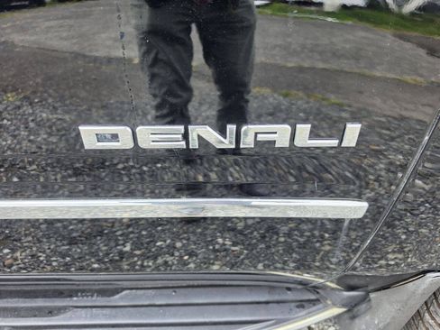 Used 2019 GMC Yukon XL Denali AWD/4WD image 10
