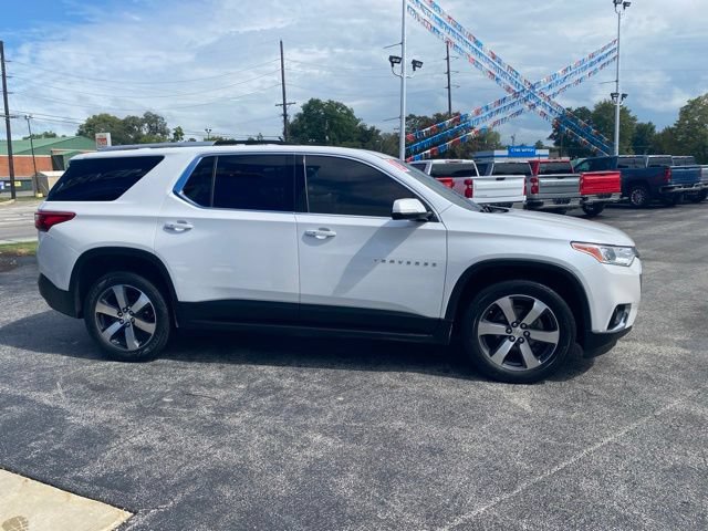 Used 2018 Chevrolet Traverse LT w/ LPO, 'HIT The Road' Package FWD image 6