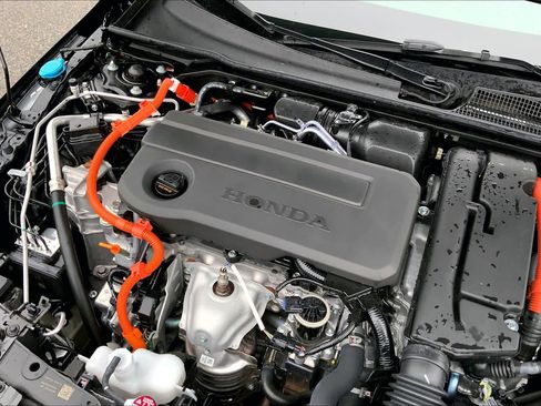 Certified 2025 Honda Civic Sport image 30