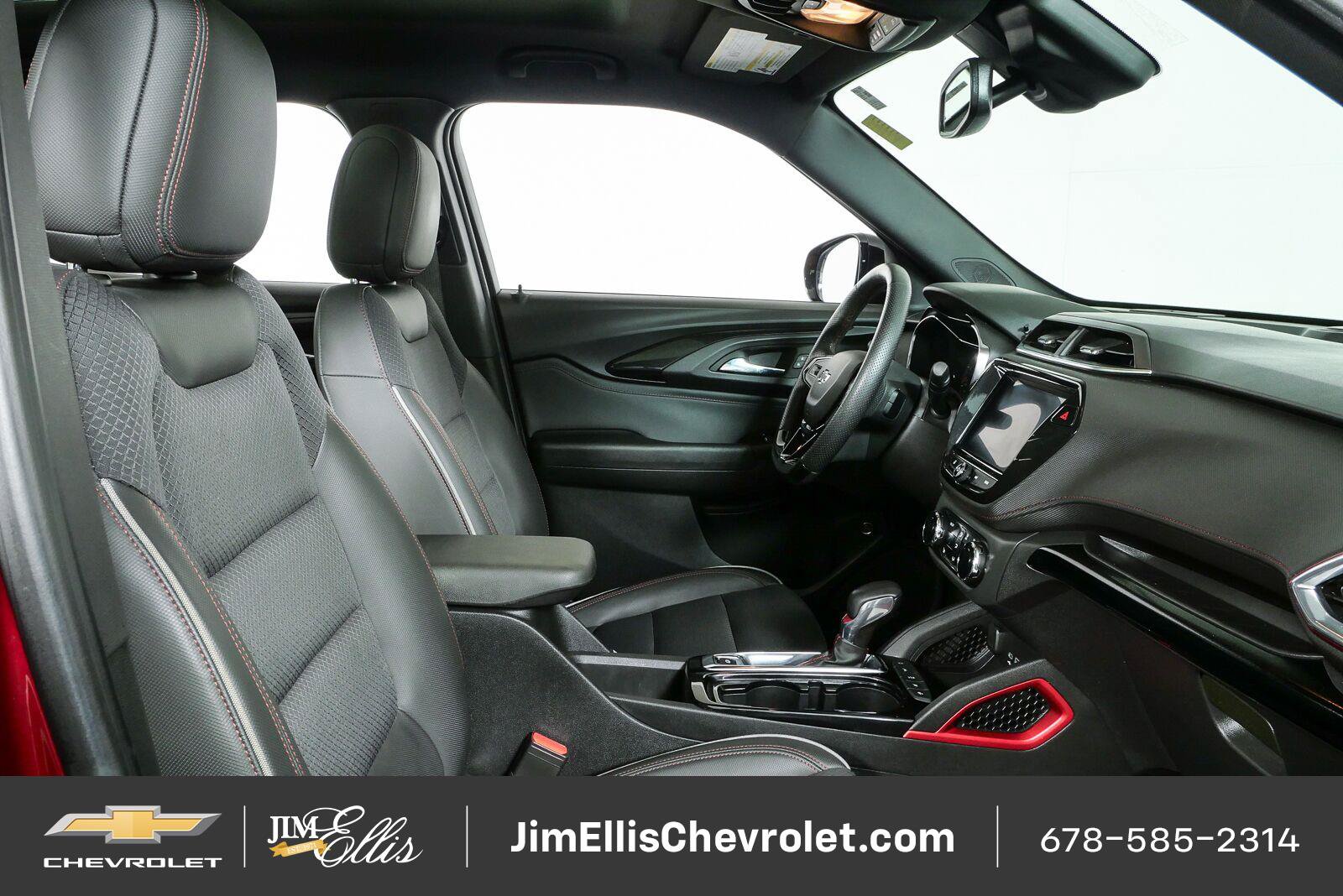 Used 2022 Chevrolet TrailBlazer RS w/ Sun and Liftgate Package FWD image 22