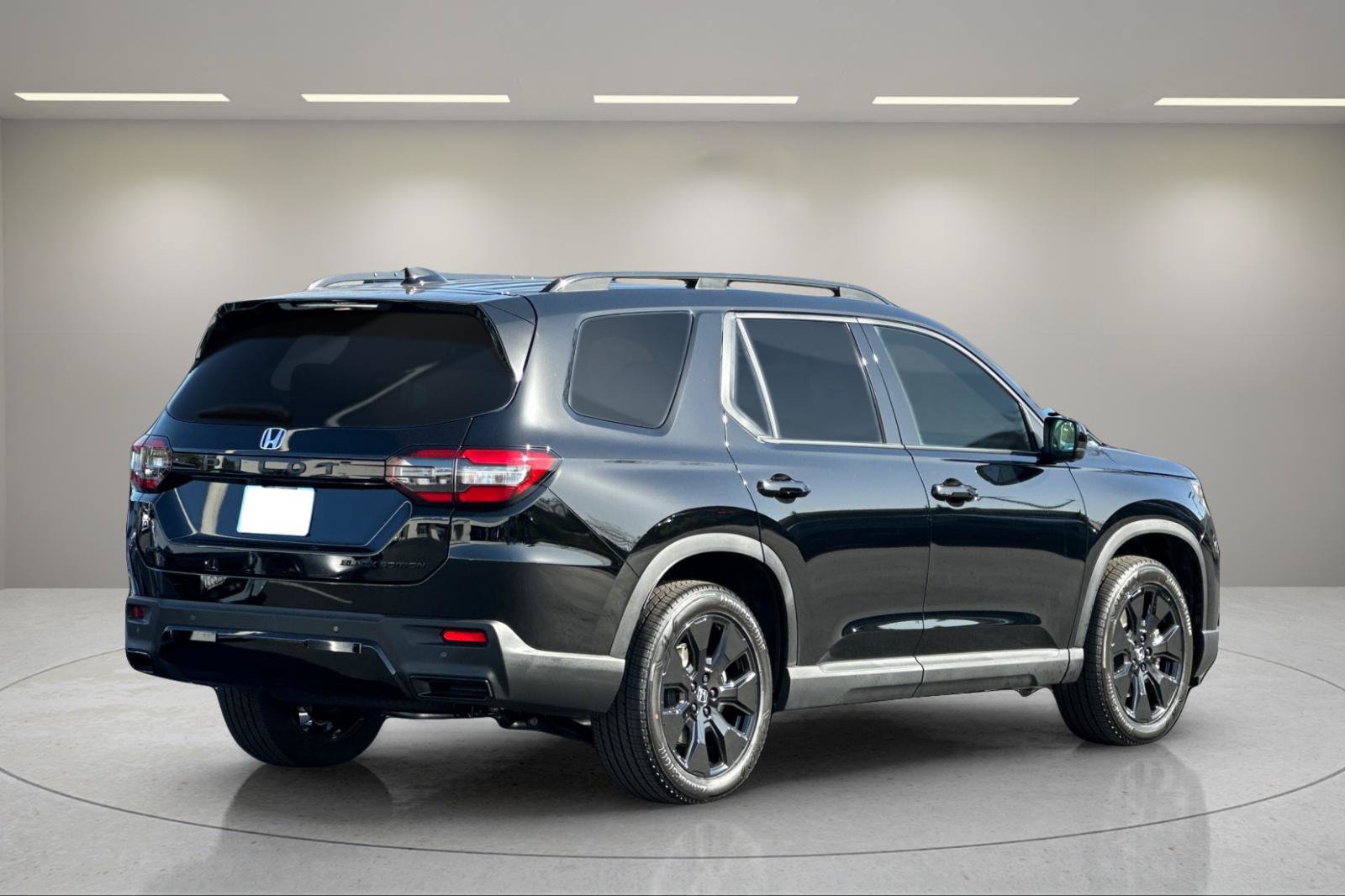New 2026 Honda Pilot Black Edition image 3