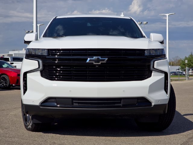 Used 2023 Chevrolet Suburban RST w/ Luxury Package AWD/4WD image 3