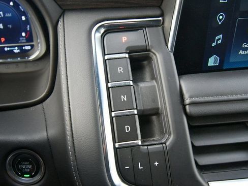 Used 2024 Chevrolet Suburban LT AWD/4WD image 26