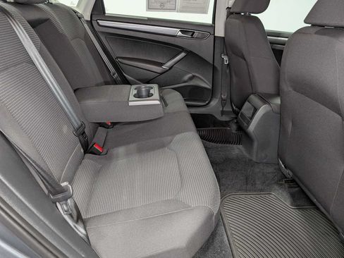 Used 2016 Volkswagen Passat 1.8T R-Line FWD image 36