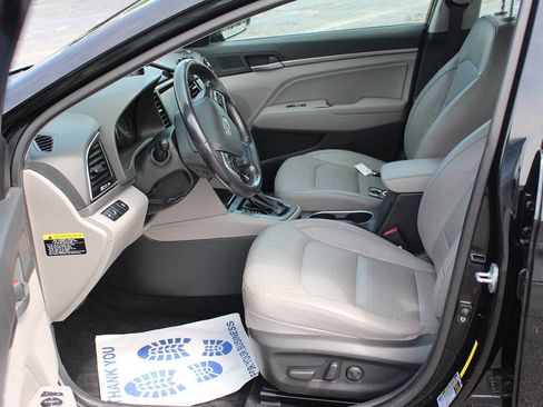 Used 2017 Hyundai Elantra Limited image 7