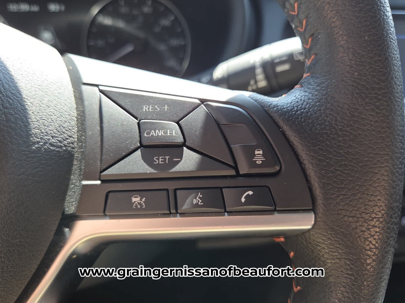 Used 2023 Nissan Kicks SR w/ SR Premium Package FWD image 13