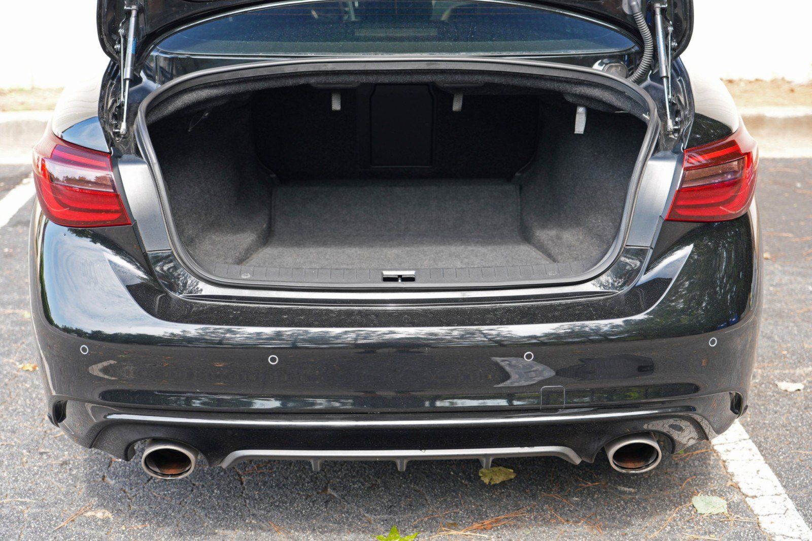 Used 2023 INFINITI Q50 Luxe w/ Cargo Package RWD image 9