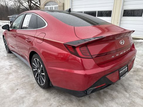 Used 2021 Hyundai Sonata Limited w/ Preferred Accessory Package image 6