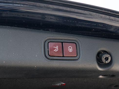 Used 2017 Mercedes-Benz E 300 4MATIC image 49