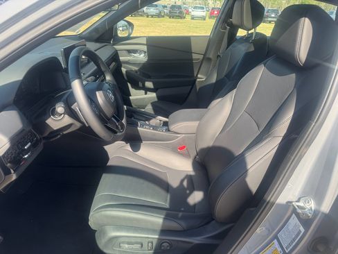 Used 2025 Honda Accord Sport image 11