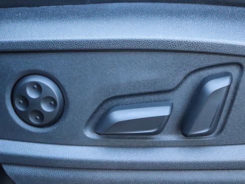 Used 2024 Audi Q5 2.0T Premium image 24