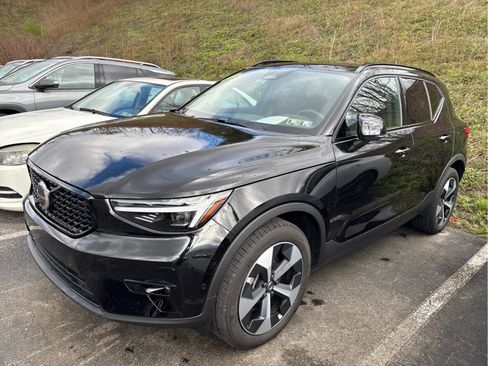 Used 2026 Volvo XC40 B5 Plus w/ Protection Package Premier image 1