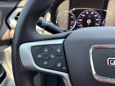 Used 2023 GMC Acadia SLT w/ Technology Package FWD image 30