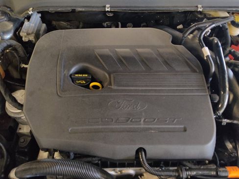 Used 2015 Ford Fusion SE w/ Equipment Group 202A FWD image 30