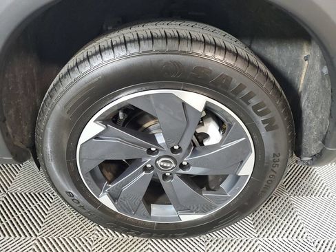 Used 2024 Nissan Rogue SV AWD/4WD image 10
