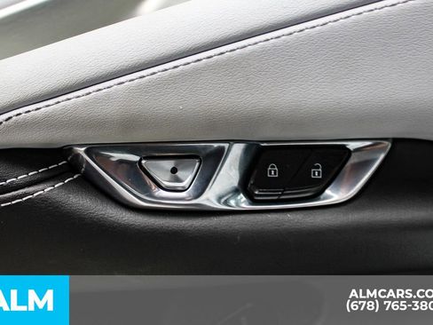 Used 2024 Chevrolet Corvette Stingray Preferred Conv w/ 2LT image 39