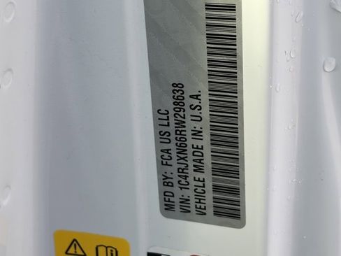 Used 2024 Jeep Wrangler Unlimited w/ Convenience Group image 35