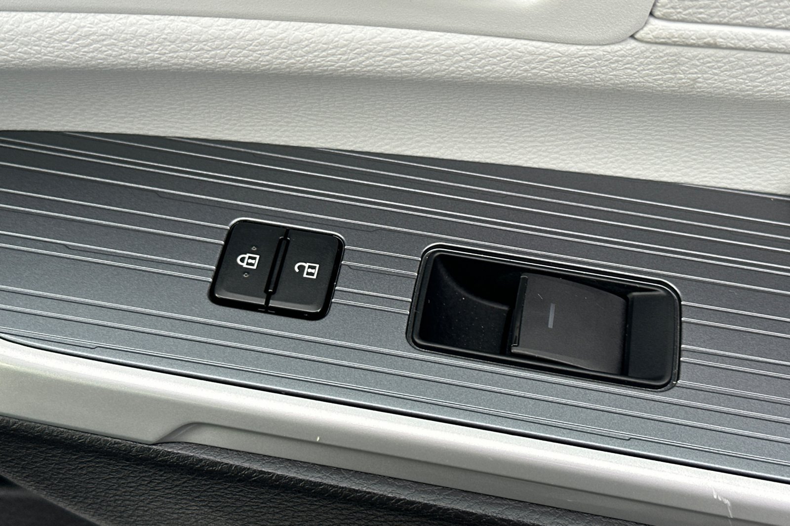 Certified 2026 Toyota Sienna LE FWD image 23