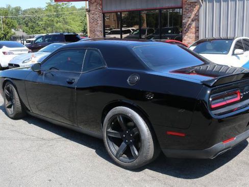 Used 2019 Dodge Challenger R/T RWD image 4