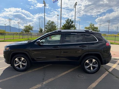 Used 2019 Jeep Cherokee Limited AWD/4WD image 8