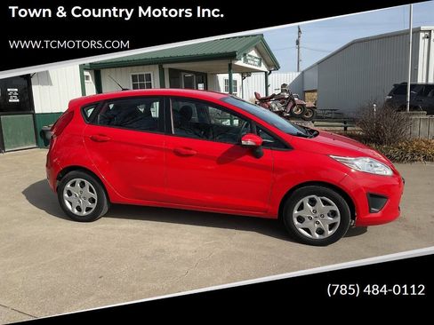 Used 2013 Ford Fiesta SE image 1
