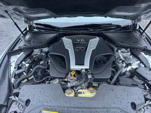 Used 2017 INFINITI Q60 Red Sport 400 image 26