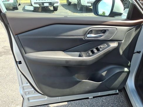 Certified 2023 Nissan Rogue SV w/ SV Premium B Package AWD/4WD image 17