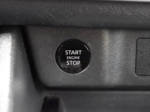 Used 2024 Nissan Rogue SV FWD image 30