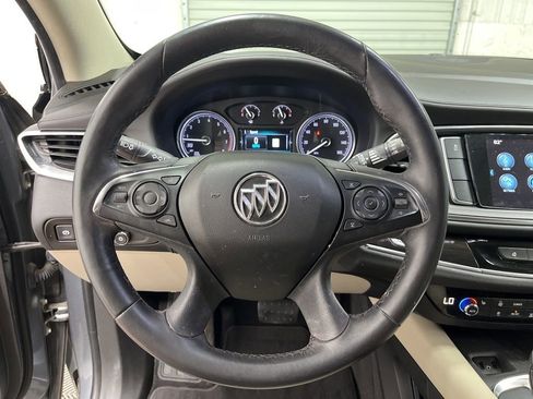 Used 2018 Buick Enclave Essence image 29