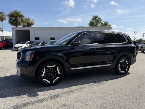 Certified 2024 Kia Telluride EX FWD image 9