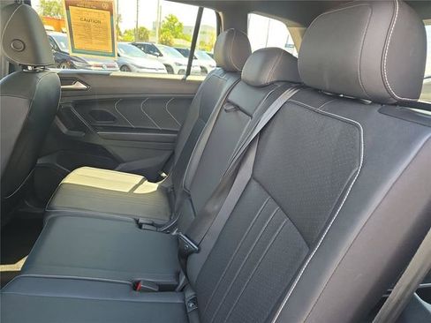 Used 2023 Volkswagen Tiguan SE R-Line FWD image 11