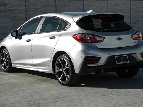 Used 2019 Chevrolet Cruze LT w/ Convenience Package image 10