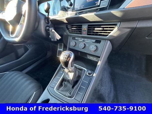 Used 2024 Volkswagen Jetta Sport image 22