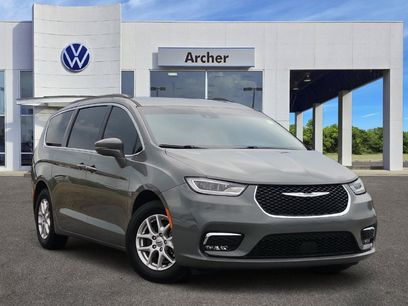 Used 2022 Chrysler Pacifica Touring-L