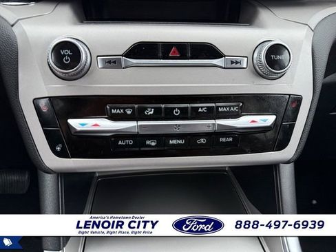 Used 2023 Ford Explorer XLT w/ Equipment Group 202A AWD/4WD image 26