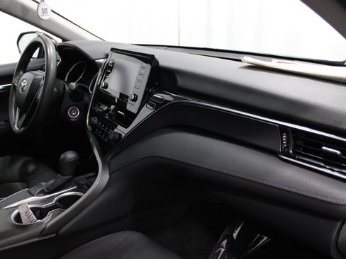 Used 2021 Toyota Camry LE FWD image 23