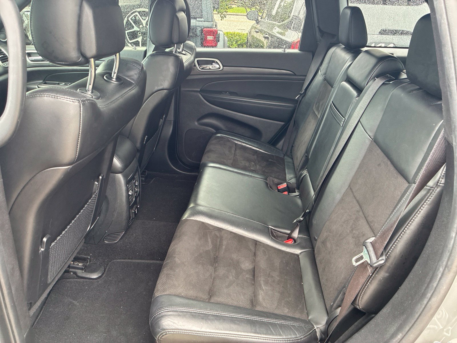 Used 2021 Jeep Grand Cherokee Laredo X AWD/4WD image 9
