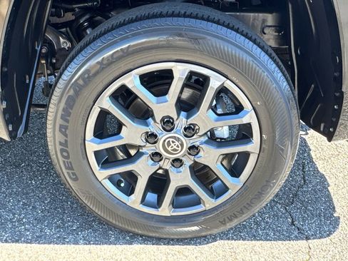 Used 2023 Toyota Tundra Platinum image 18